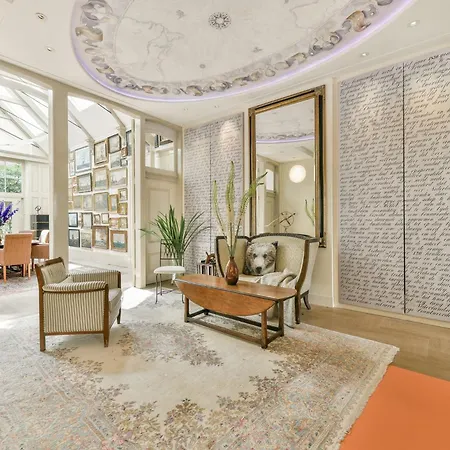 Amsterdam's Welvaren Homestay *